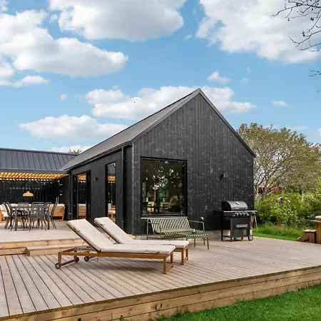 3 Bedroom Stunning In *